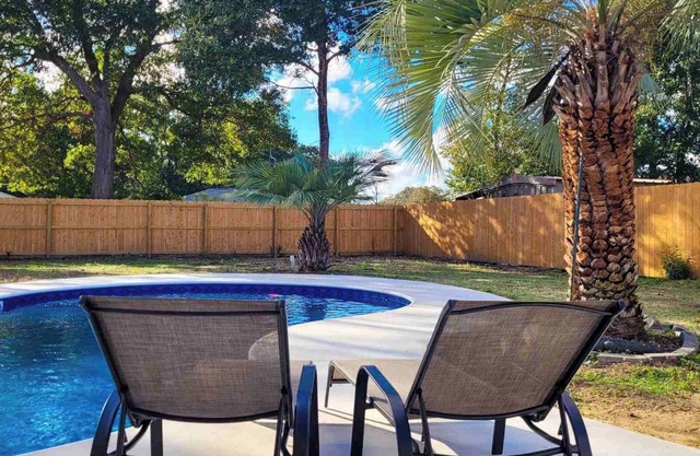 Charming 3-bedroom house with Pool, Arcade in serene Pensacola