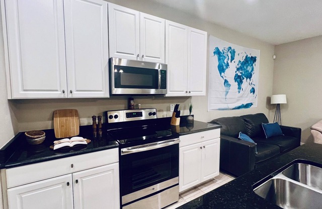Charming 3-bedroom home W/Pool