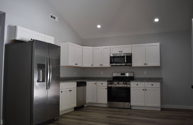 Charming 3-bedroom house in Tullahoma with AC, WiFi, Washer/Dryer