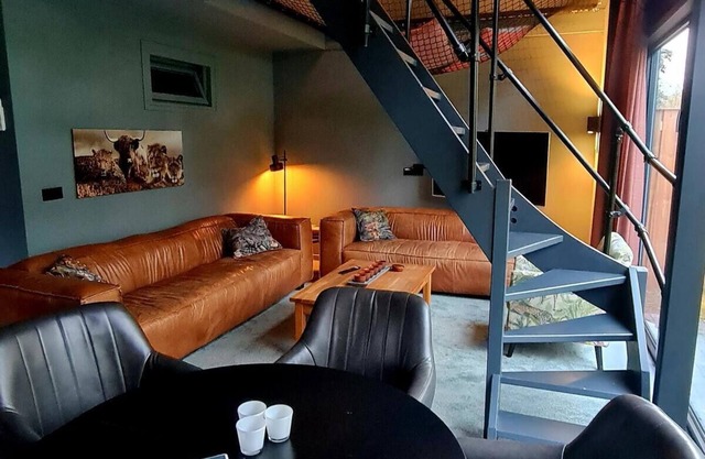 Charming 3-bedroom house in enchanting Ternaard with WiFi, AC "Us Eigen Honk"