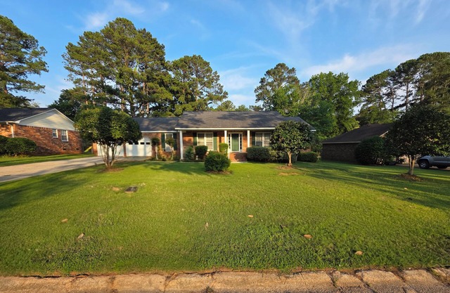 Charming 3-bedroom house with WiFi, AC in Columbia near Lake Murray