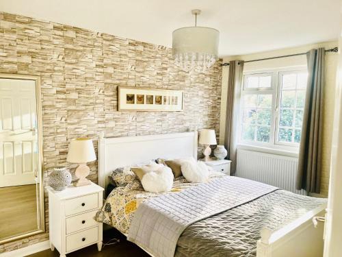 Charming 3 bedroom house with garden
