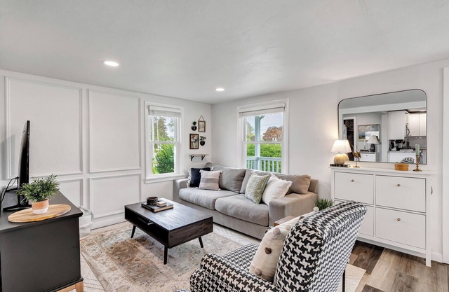 Charming 3-bedroom house near Green Bay Hotspots