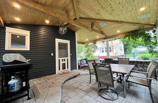 Charming 3-bedroom house in wonderful Hampden with AC, WiFi