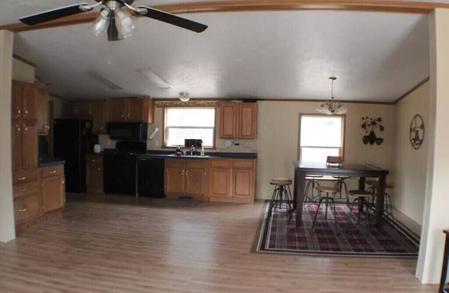 Charming 3-bedroom house with AC, in serene Waynoka