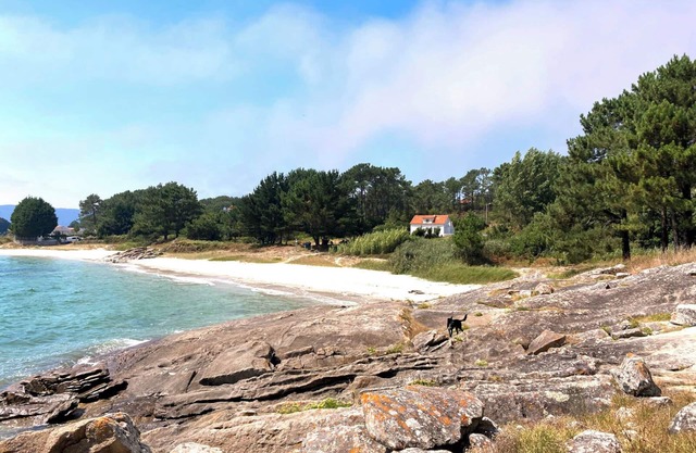 Charming 3-bedroom house with WiFi and AC in enchanting Muros
