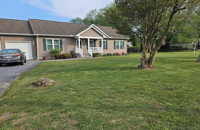 Charming 3-bedroom house in wonderful and fascinating Berlin, MD.