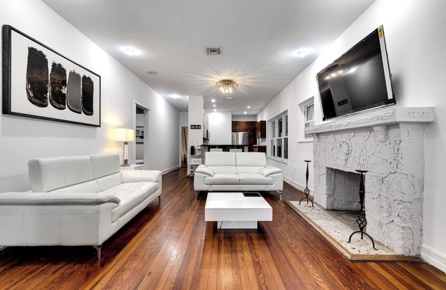 Charming 3-bedroom house with WiFi, AC in vibrant Miami
