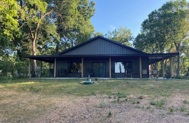 Charming 3-bedroom lake house on amazing Grand Lake, Oklahoman on Echo Bay.