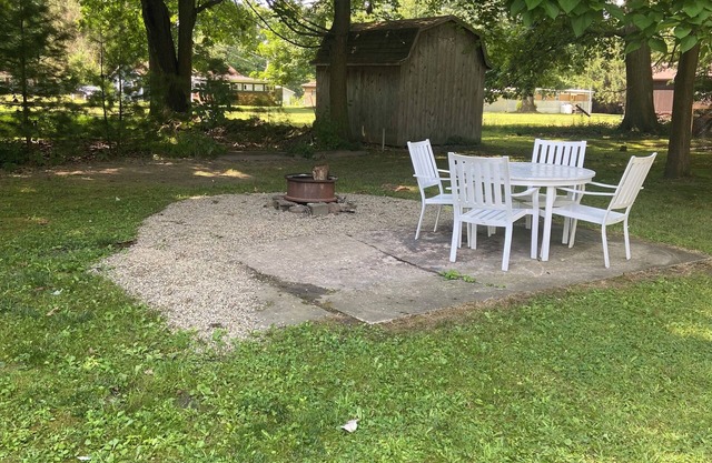 Charming 3-bedroom mobile home in adorable Espyville with WiFi, AC