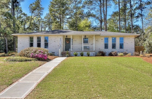 Charming 3 bedroom Masters rental, less than 2 miles from Augusta Nationals!