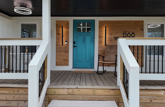 Charming 3-bedroom house in delightful Indianapolis Just Minutes From Downtown!
