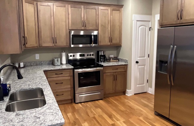 Charming 3-bedroom house in Springfield- Perfect for Families & Getaways!
