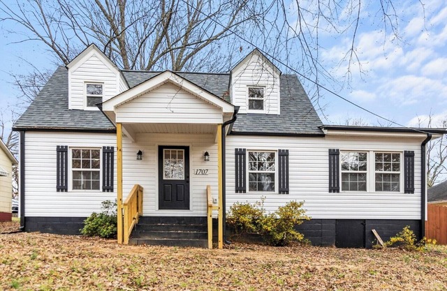 Charming 3 BR Home near Downtown Statesville