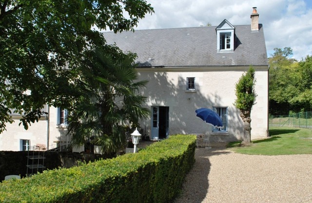 Gîte rural rénové 3 niveaux, jardin privatif, équipements loisirs, draps inclus, cheminée, WiFi