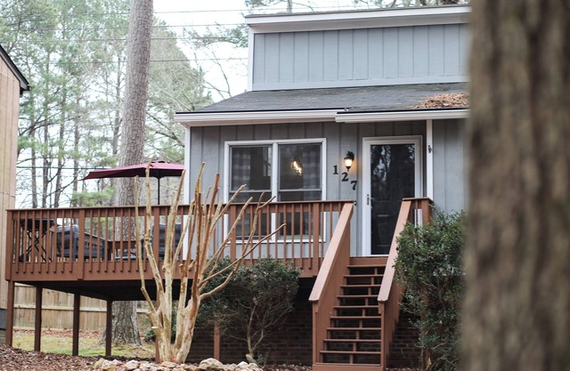 Charming 3bedroom home in Welcoming Cary, Centrally Located with Greenway Access