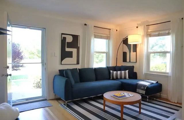 Charming 3br Bungalow - Park Facing