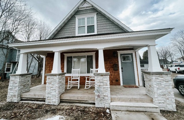 Newly Renovated 3 BR Home. 1 Mile from Snowmobile Trail