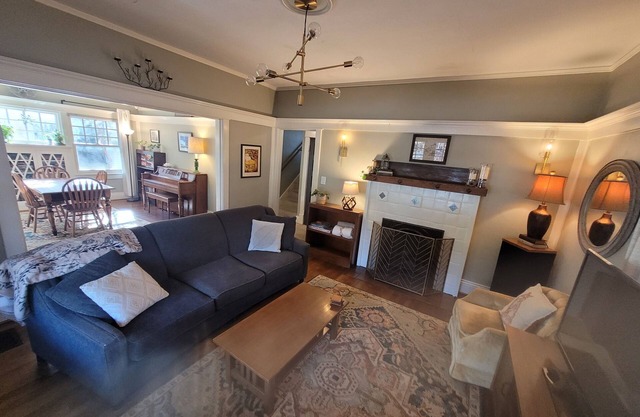 Charming 3BR house, 20min walk to Churchill Downs, family-friendly Derby
