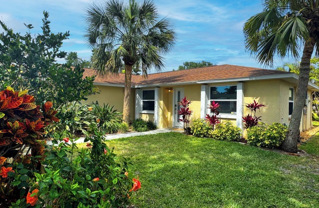 Charming 3BR house with private Pool, Wifi, Golf, Venice