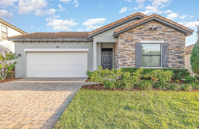 Charming 3BR Retreat w/ Pool, Resort Perks & Easy Access to Orlando Attractions