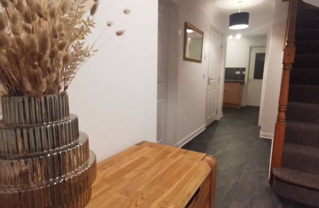 Charming 4 bed retreat- can sleep up to 10/12