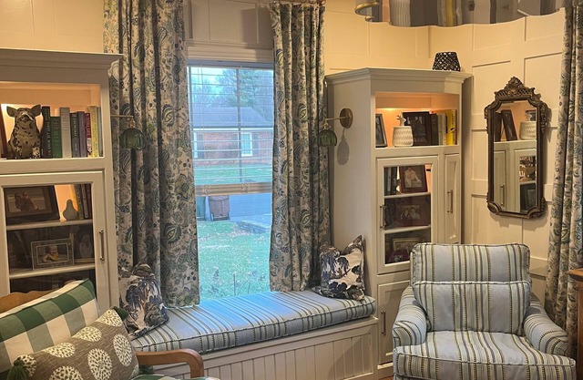 Charming 4-bedroom house made for entertaining in peaceful Brownsboro Farm