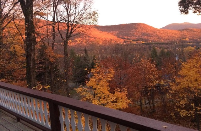 Charming 4-bedroom chalet 5 min to Jay Peak with WiFi