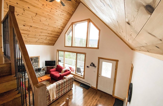 Charming 4-bedroom chalet with WiFi in Montgomery Center