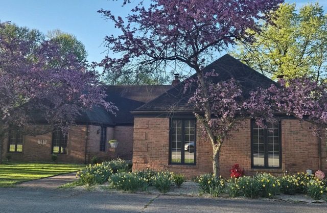 Charming 4-bedroom estate with fitness room, near Warren golf course/ND