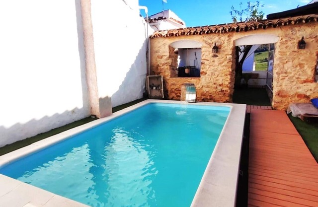 Maison La Pintoresca à Benarrabá avec piscine partagée, 4 chambres, pour 12 personnes