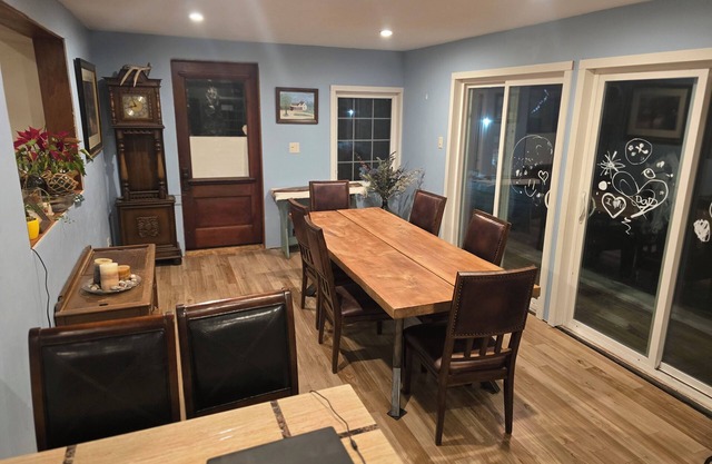 Charming 4-bedroom farmhouse with AC and WiFi in Peshtigo