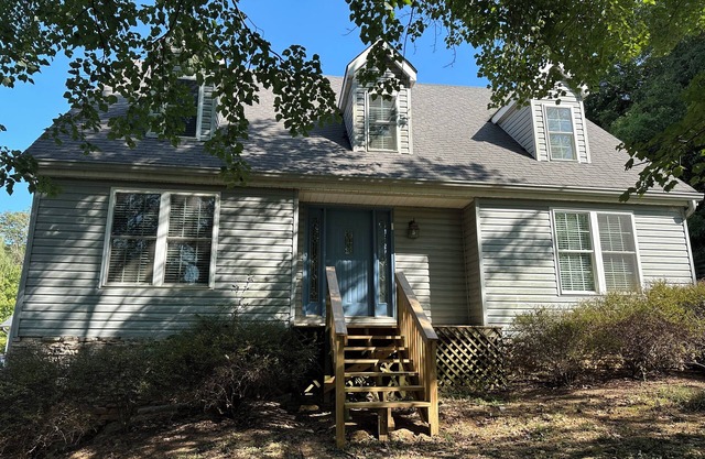 Charming 4-bedroom farmhouse on 11 acres, Pool, AC, Fire pit and WiFi in Celina