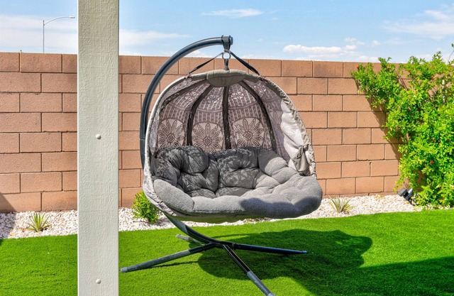 Charming 4-bedroom house with AC and WiFi in wonderful Las Vegas