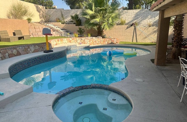 Charming 4-bedroom house in enchanting Las Vegas!
