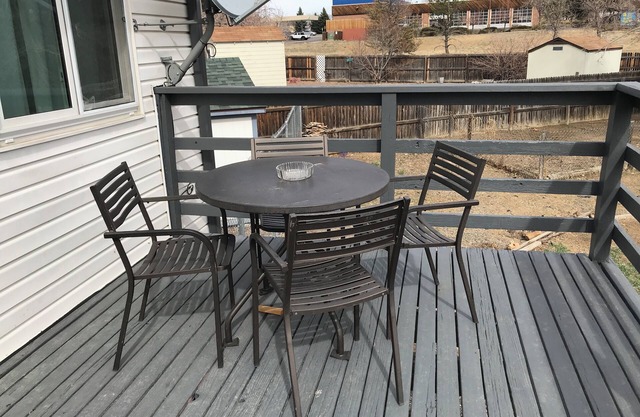 Charming 4-bedroom house with garage ,WiFi, AC in peaceful Aurora