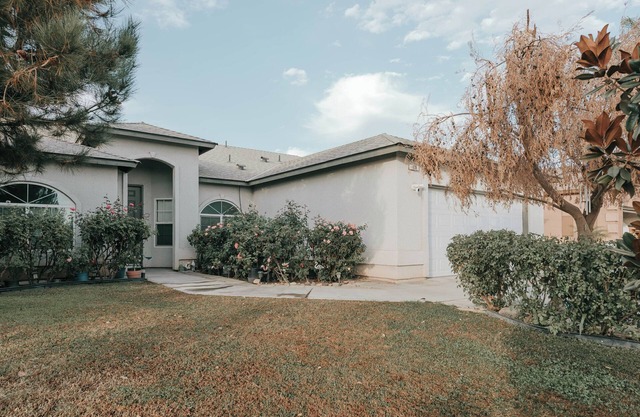 Charming 3-bedroom house with WiFi, fitness room in welcoming Madera
