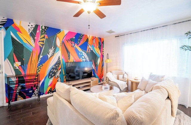 Charming 4-bedroom pet-friendly house centrally located in West Palmdale.