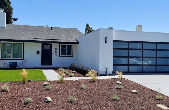 Charming 4-bedroom single story house with WiFi and AC in lovely Simi Valley