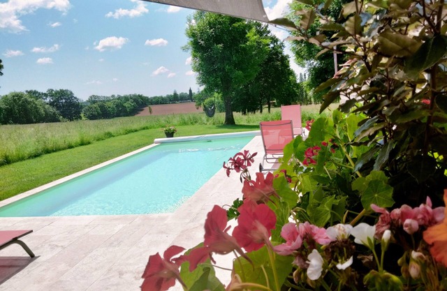 Studio 4*plein de charme avec piscine chauffée au cœur de la campagne