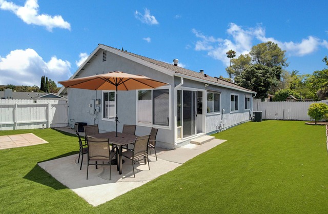 Charming 4BDs2BAs at Thousand Oaks