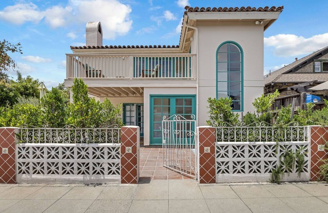 Charming 4BR/3BA Getaway, Walk to Downtown Santa Barbara & Beach, Sleeps 8