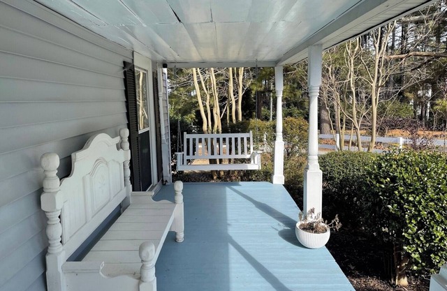 Charming 4BR Historic Home With Scenic Views