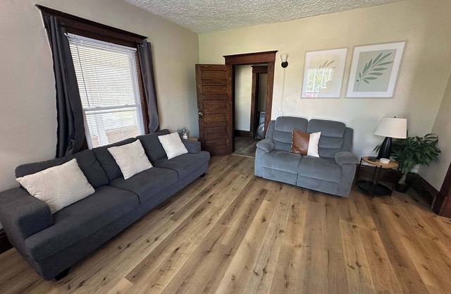 Mitten | Centre-ville | 4 BR / 2BA Accueil