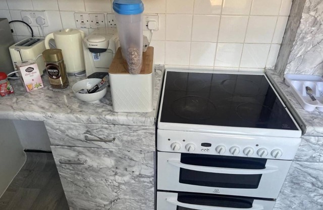 Charming 6-bed Apartment in Wembley Area