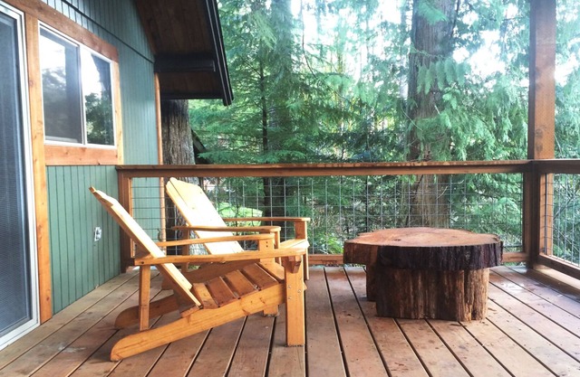 Chalet de Charme A-Frame Avec spectaculaire Cascade Mountain Views !!!