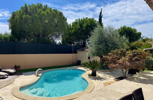 VILLA DE CHARME CLIMATISEE 4 PERSONNES à 800 m des plages et 100 m des commerces