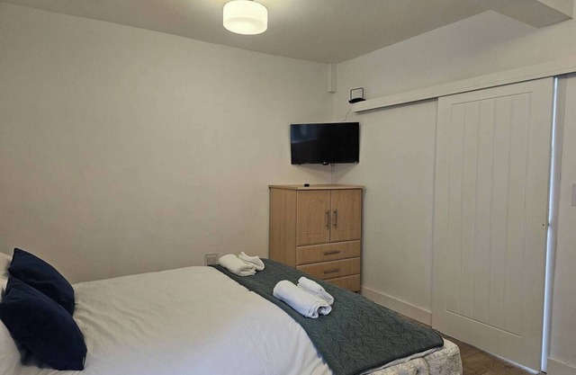 Charming and Compact Studio in Bridgend