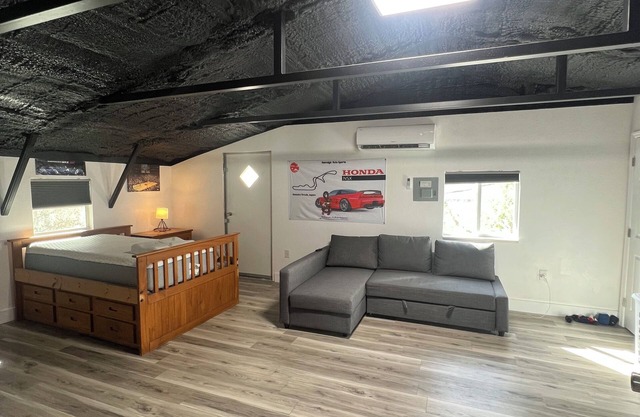 Charming and cozy studio with WiFi Port Charlotte