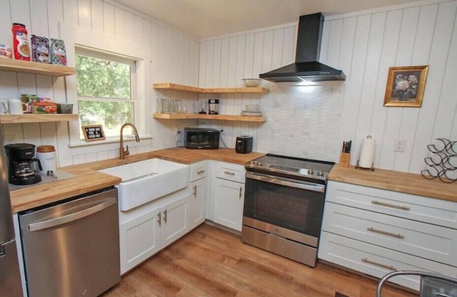 Charming and cozy cottage in Davidson, NC